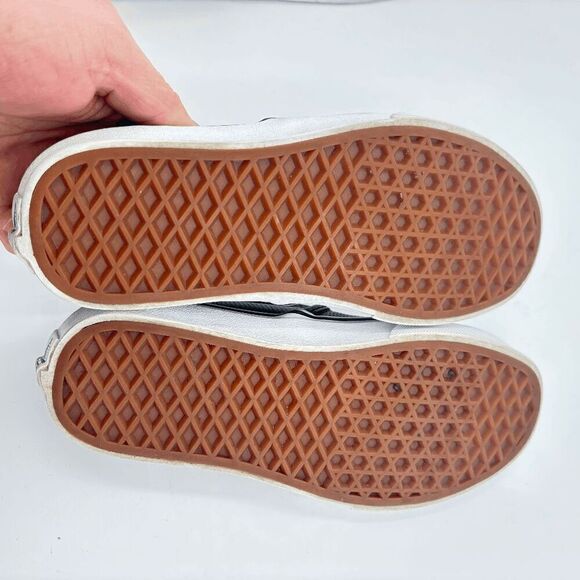 Vans Women's Asher Perforated Leather Slip On Sneaker Skate Shoes Black Size 6.0 - Picture 9 of 9
